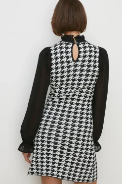 Online Oasis Dogtooth Woven Mix Knitted Mini Dress Mono
