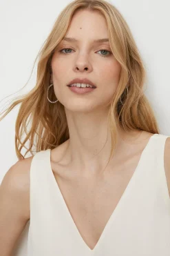 Best Oasis Essential Woven V Neck Vest Ivory