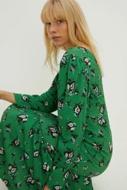 Online Oasis Floral Crinkle Crochet Insert Tier Midi Dress Green