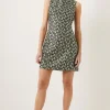 Outlet Oasis Floral Jacquard Shift Dress Black