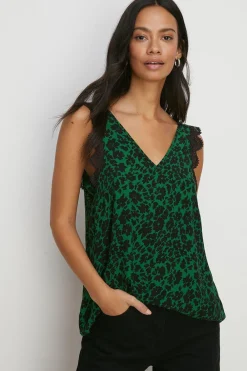 Fashion Oasis Floral Lace Trim Vest Green