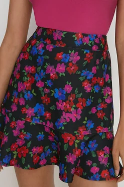 Fashion Oasis Floral Printed Flippy Mini Skirt Black