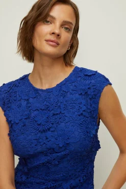 Outlet Oasis Lace Midi Pencil Dress Red