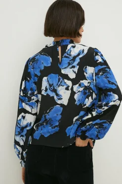 Clearance Oasis Large Scale Floral Printed Shirred Cuff Top Black