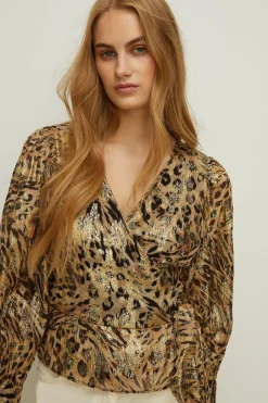Best Oasis Metallic Wrap Top Animal