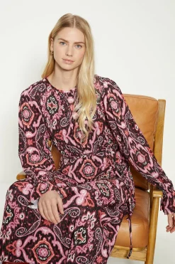 Outlet Oasis Paisley Plisse Midi Dress Maroon