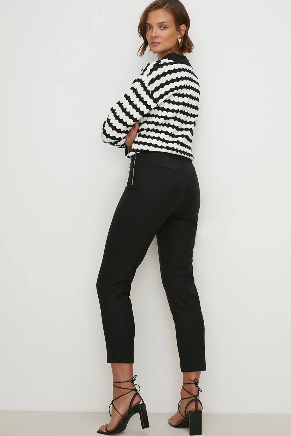 Clearance Oasis Petite Cotton Sateen Zip Side Crop Trouser Black