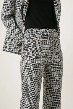 Fashion Oasis Petite Geo Jacquard Kick Flare Trouser Mono