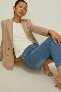 Hot Oasis Petite Grace Skinny Capri Jean Pale Wash