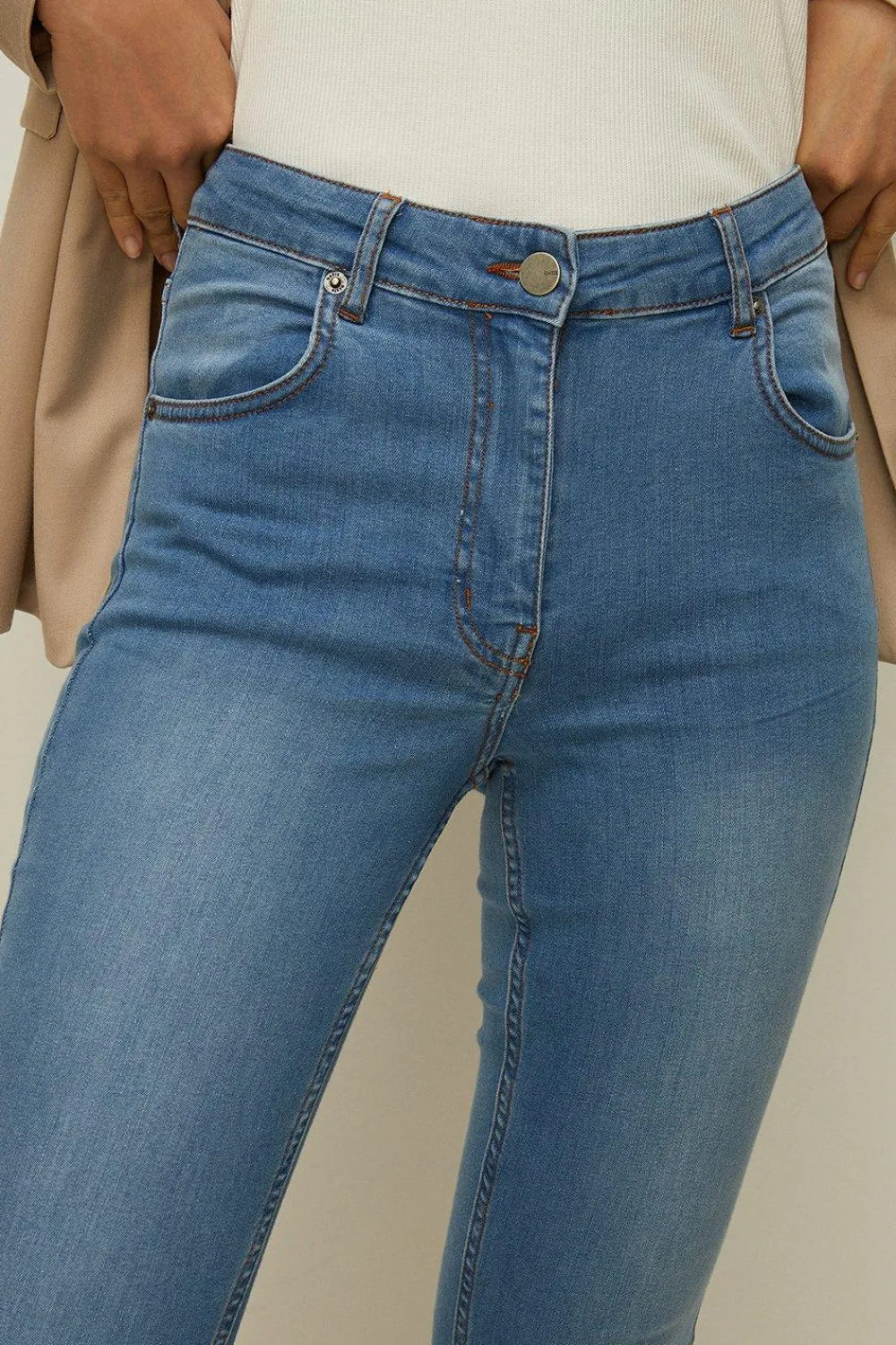 Hot Oasis Petite Grace Skinny Capri Jean Pale Wash