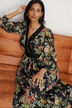 Best Oasis Petite Magnolia Floral Lace Tiered Dobby Midi Dress Black