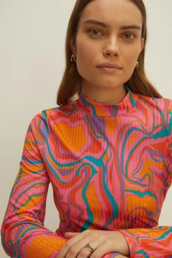 Fashion Oasis Petite Marble Rib Mock Neck Top Pink