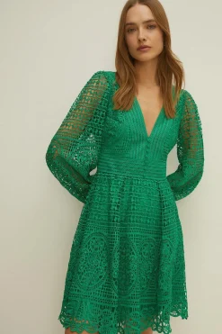 Hot Oasis Petite Premium Lace V Neck Skater Dress Bright Green