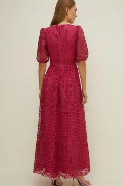 Outlet Oasis Petite Premium Lace V Neck Maxi Dress Magenta