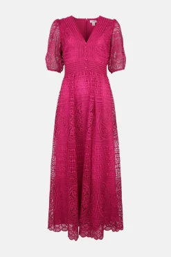 Outlet Oasis Petite Premium Lace V Neck Maxi Dress Magenta
