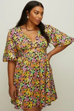 Outlet Oasis Plus Size Ditsy Floral Scuba Skater Dress Multi