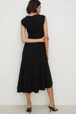 Outlet Oasis Premium Keyhole Tiered Midi Dress Black
