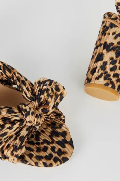 Outlet Oasis Printed Bow Detail Strappy Block Heel Animal