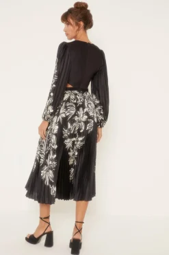 Outlet Oasis Rachel Stevens Petite Chrome Floral Pleated V Neck Midi Dress Mono