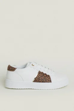 Fashion Oasis Scallop Edge Lace Up Trainers White