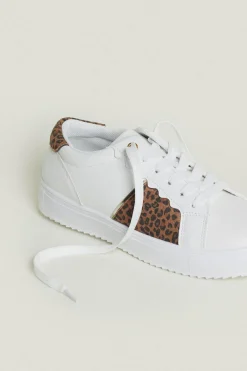 Fashion Oasis Scallop Edge Lace Up Trainers White