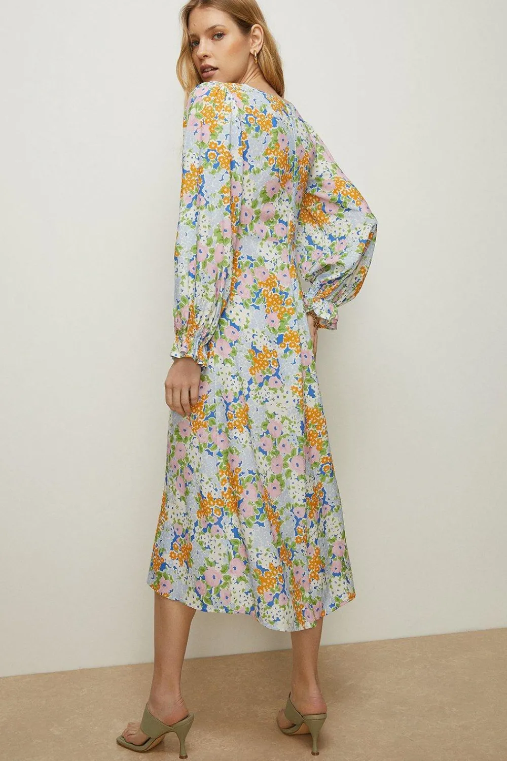 Sale Oasis Shirred Cuff Meadow Floral Print Midi Dress Blue